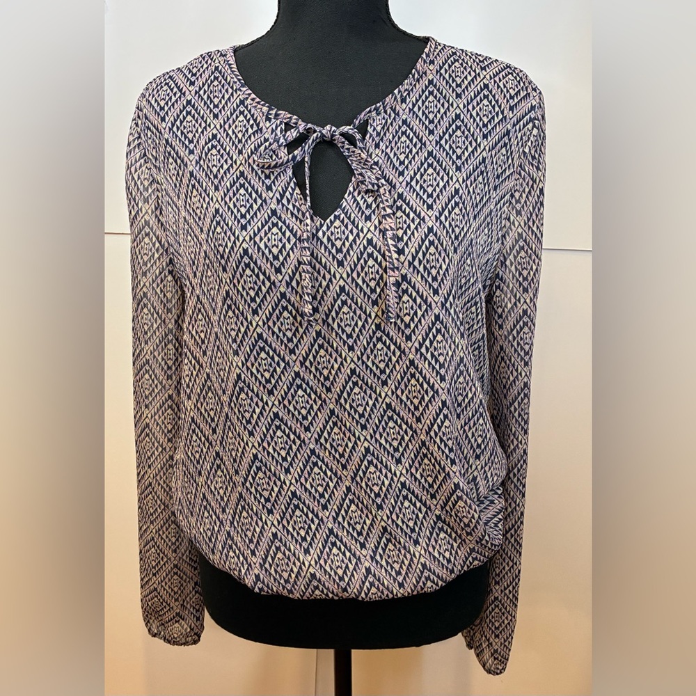 Forever 21 Boho Peasant Smocked Waist Tie Neck Geometric Blouse Size Medium